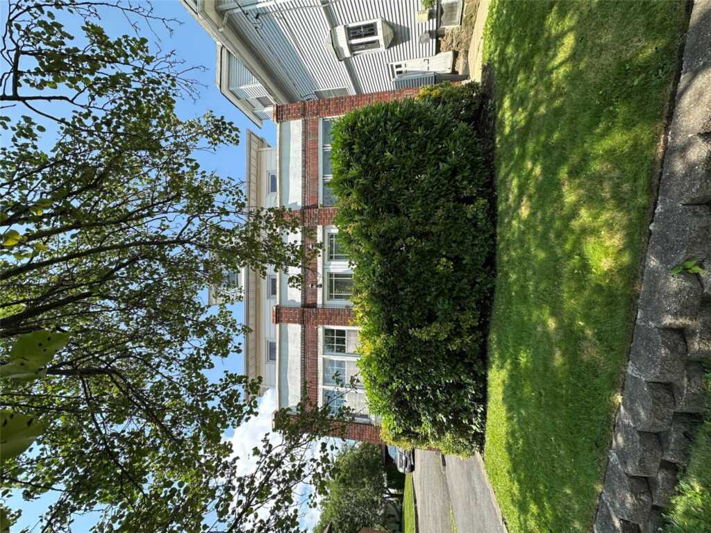 7 Flower Street, New Rochelle, NY 10801 - Photo 2 of 4