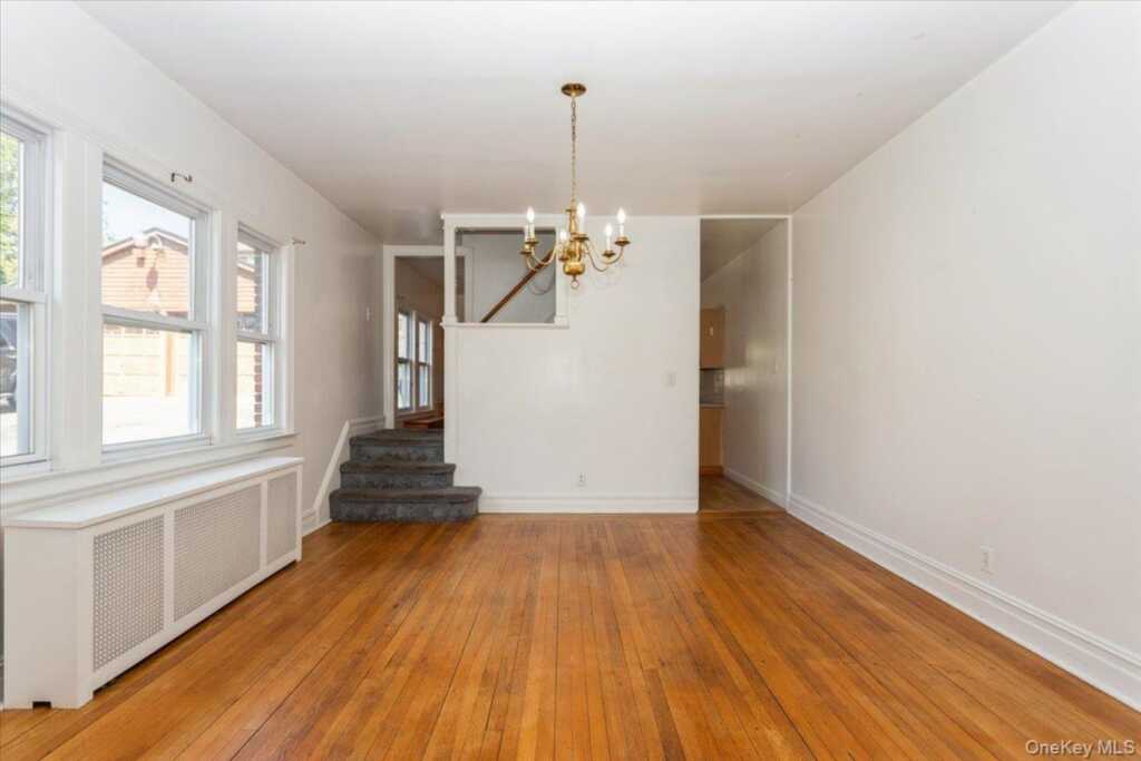 7 Flower Street, New Rochelle, NY 10801 - Photo 8 of 28