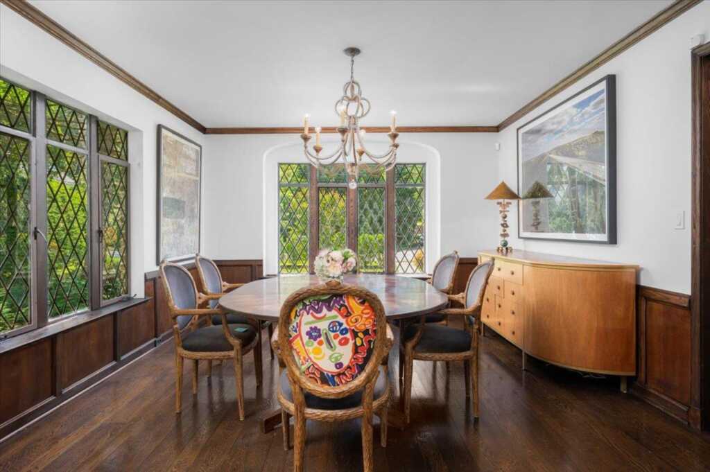 566 Forest Avenue, New Rochelle, NY 10804 - Photo 10 of 37