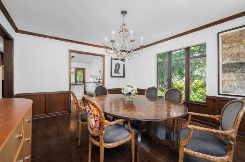 566 Forest Avenue, New Rochelle, NY 10804 - Photo 11 of 37