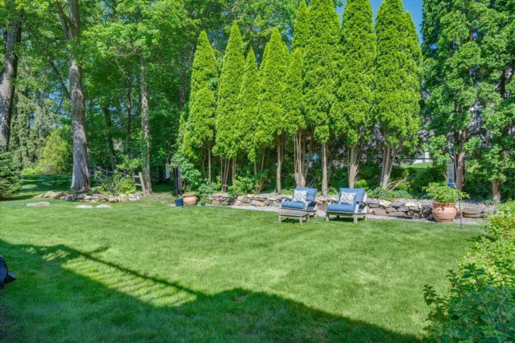 566 Forest Avenue, New Rochelle, NY 10804 - Photo 29 of 37