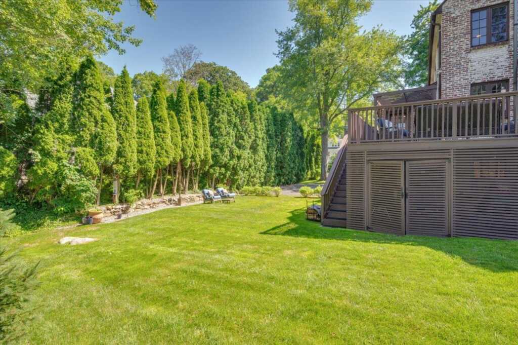 566 Forest Avenue, New Rochelle, NY 10804 - Photo 31 of 37