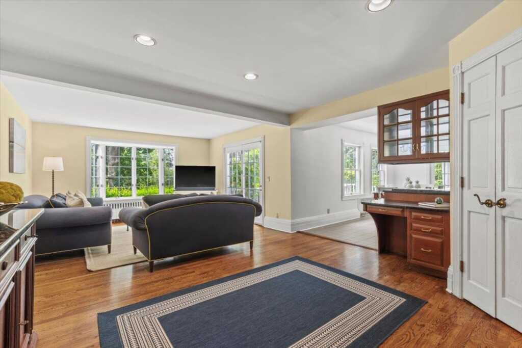 655 North Street, Rye, NY 10580 - Photo 11 of 48