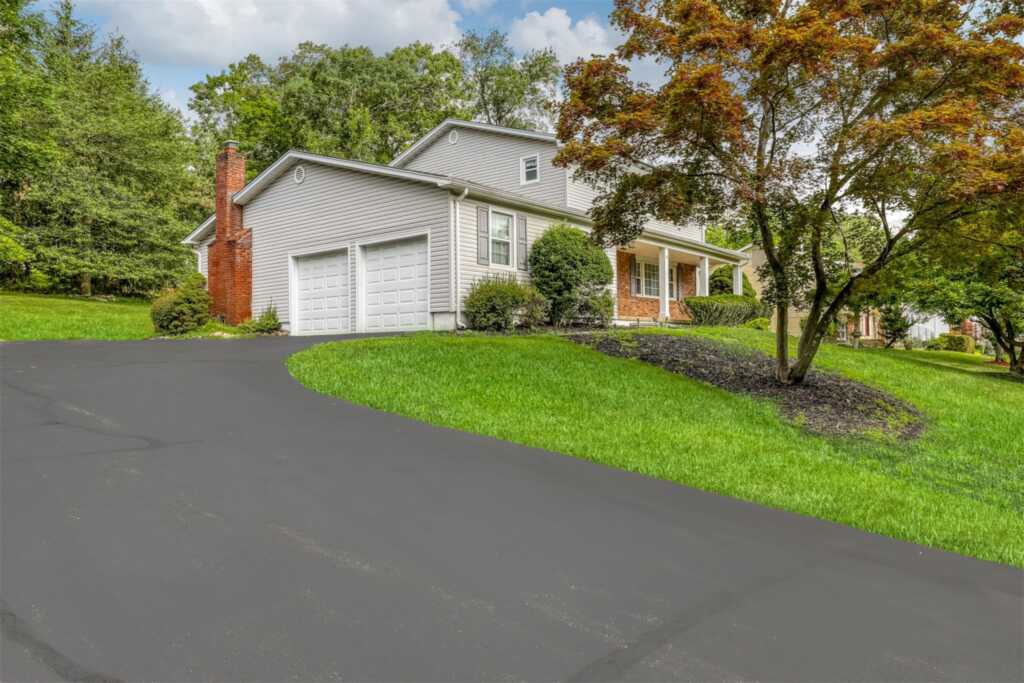 15 Strathmore Drive, New City, NY 10956 - Photo 2 of 22