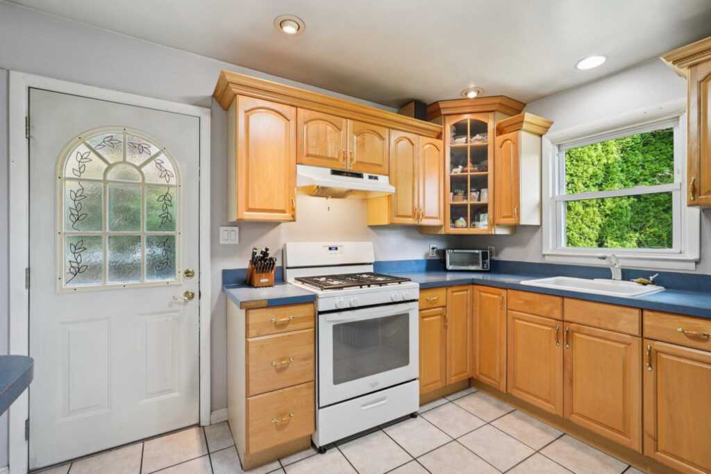 17 Maplewood Boulevard, Suffern, NY 10901 - Photo 18 of 47