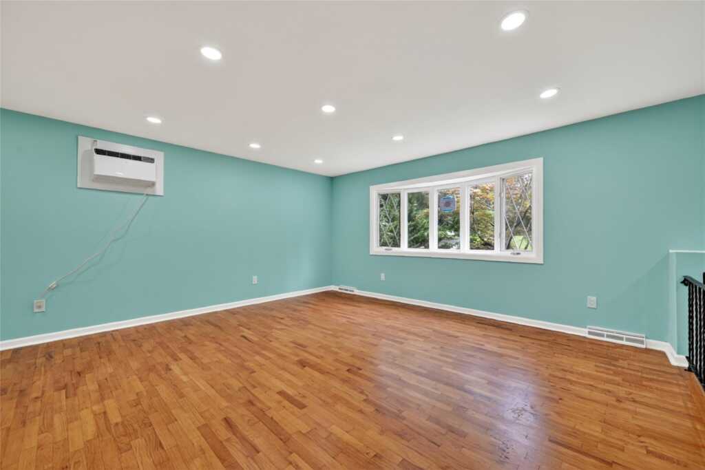 402 Kings Highway, Valley Cottage, NY 10989 - Photo 10 of 50