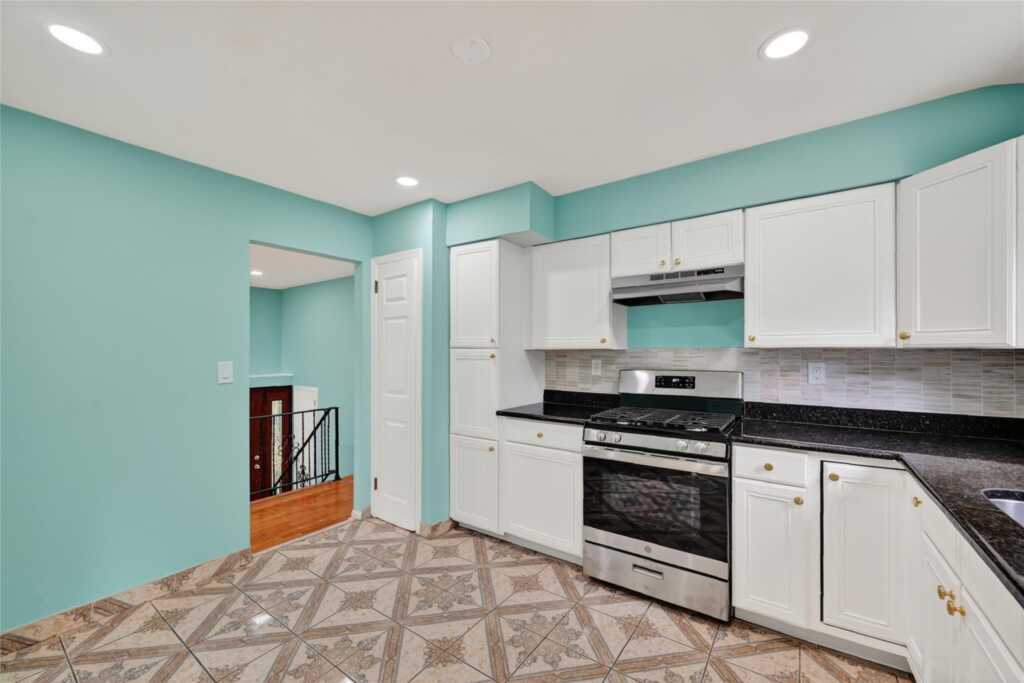 402 Kings Highway, Valley Cottage, NY 10989 - Photo 16 of 50