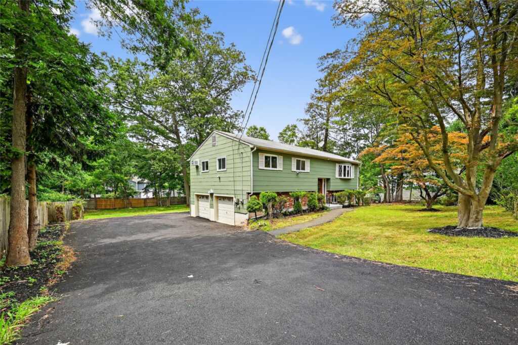 402 Kings Highway, Valley Cottage, NY 10989 - Photo 2 of 50