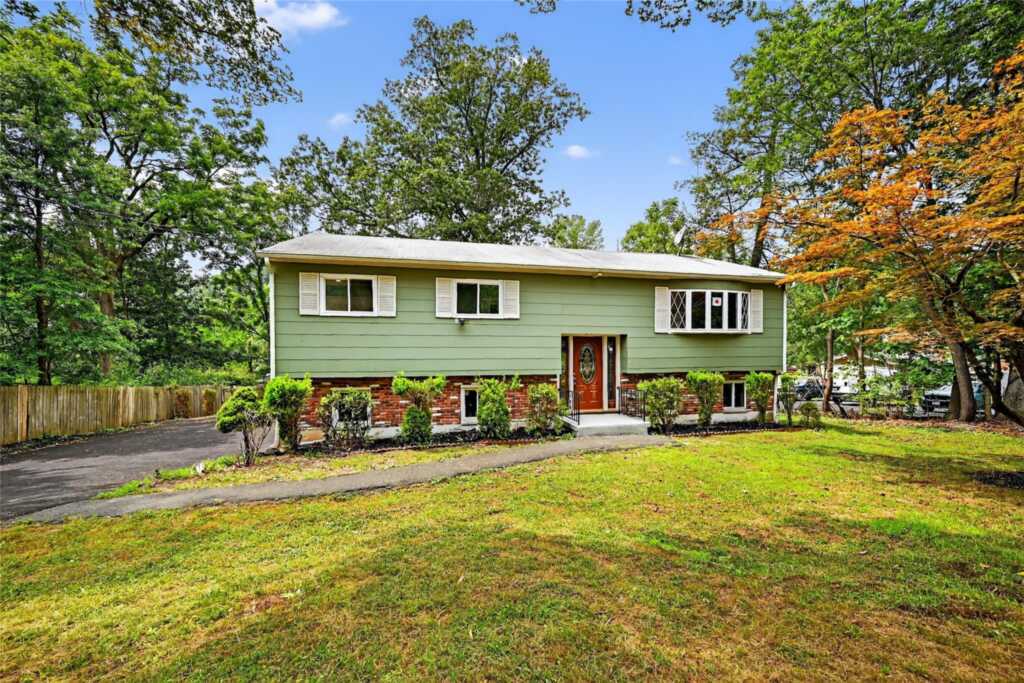 402 Kings Highway, Valley Cottage, NY 10989 - Photo 4 of 50