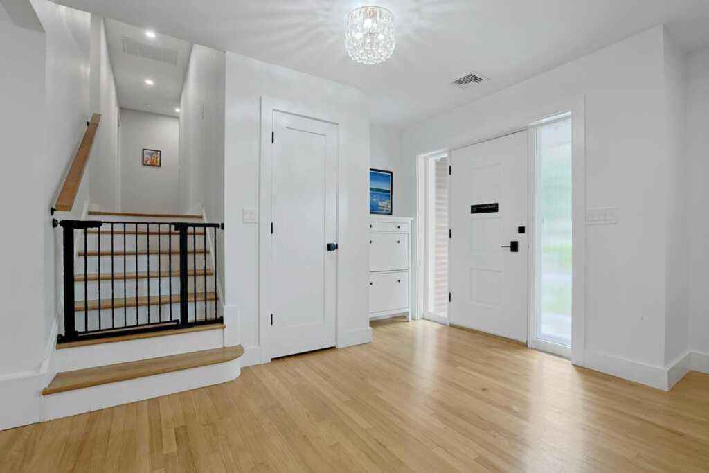 73 Bon Air Avenue, New Rochelle, NY 10804 - Photo 6 of 25