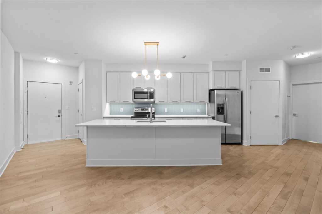 20 Burling Lane, Unit #4L, New Rochelle, NY 10801 - Photo 5 of 19