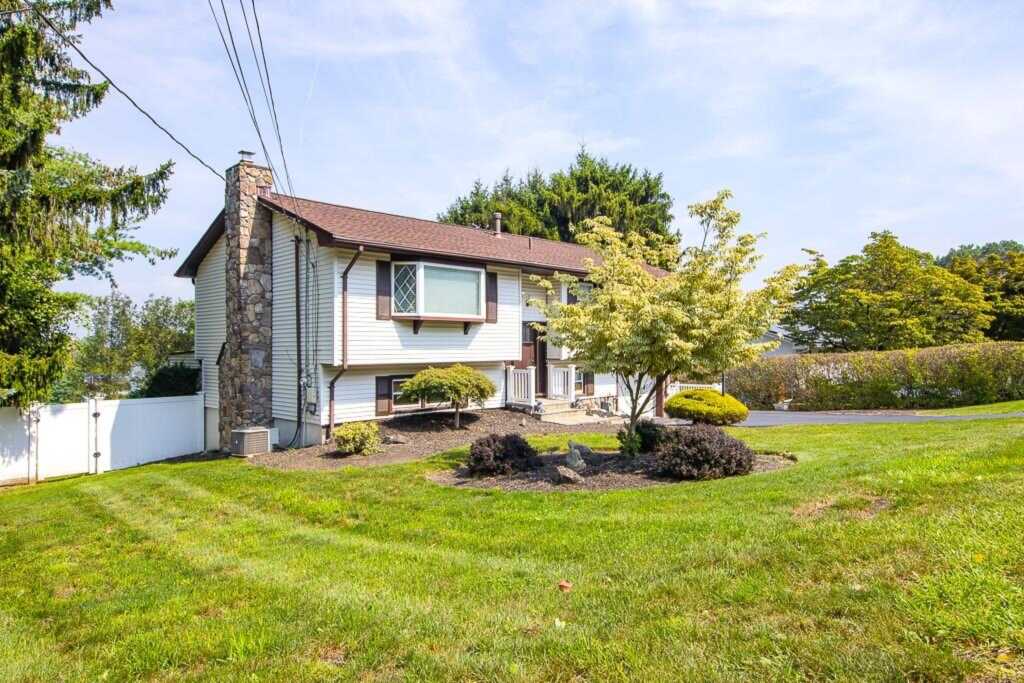 7 Gilmore Drive, Stony Point, NY 10980 - Photo 4 of 33