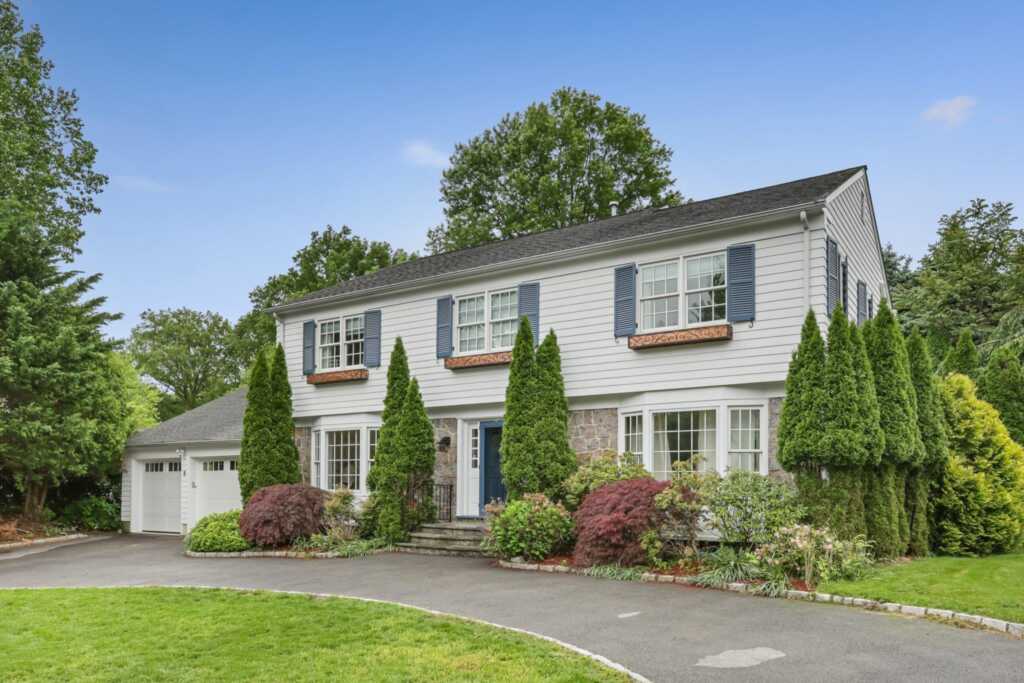 8 Eldredge Place, Rye, NY 10580