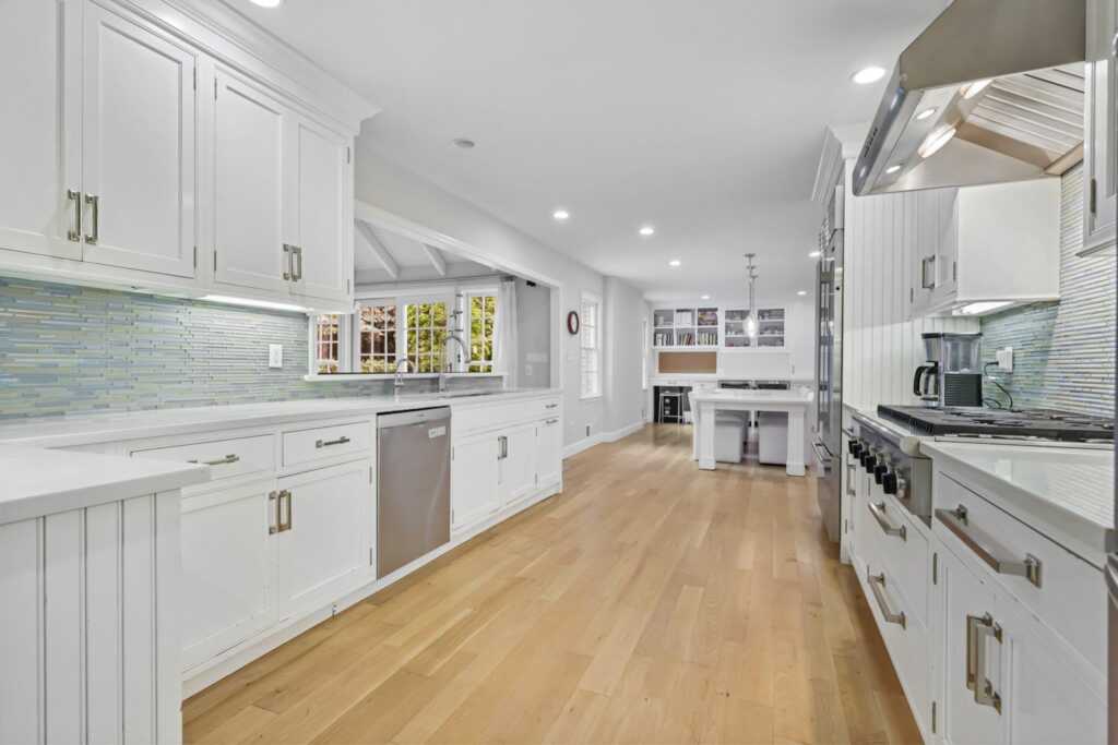 8 Eldredge Place, Rye, NY 10580 - Photo 3 of 20