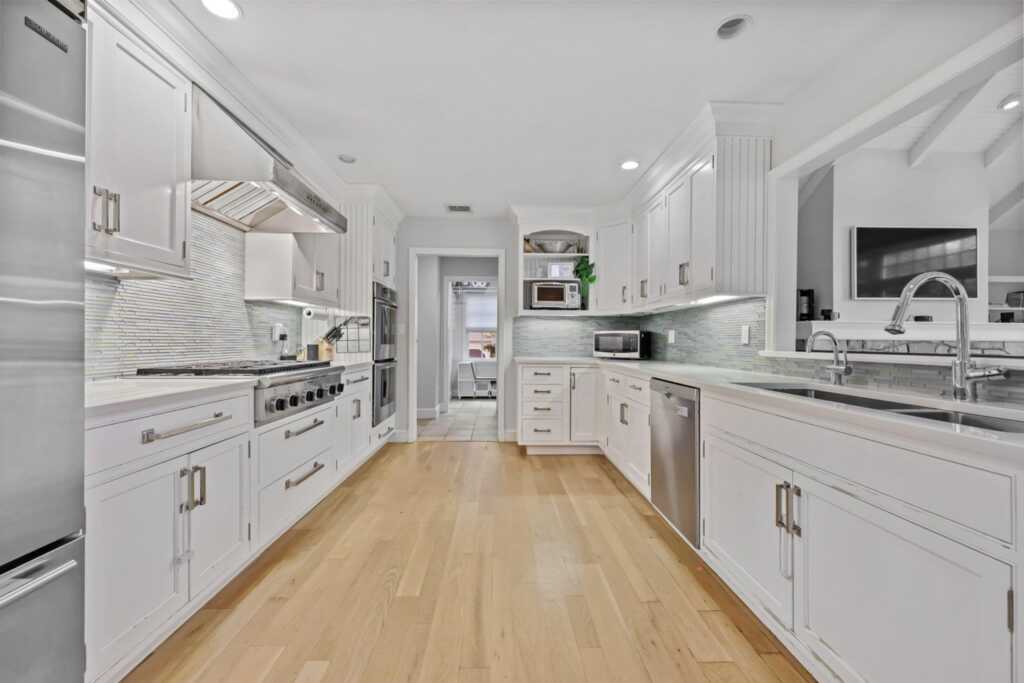 8 Eldredge Place, Rye, NY 10580 - Photo 4 of 20