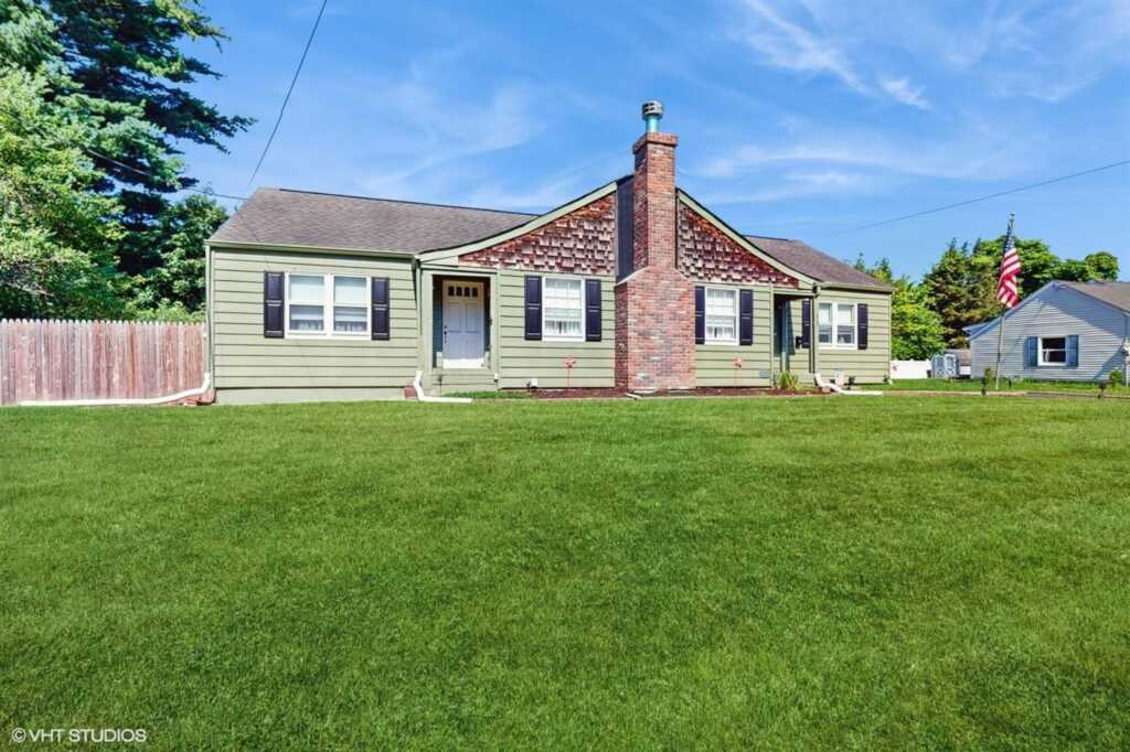 19 Crestwood Drive, New City, NY 10956 - Photo 3 of 50