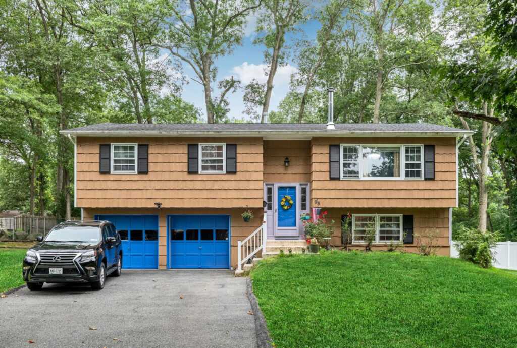 95 Hillside Avenue, Suffern, NY 10901 - Photo 2 of 28