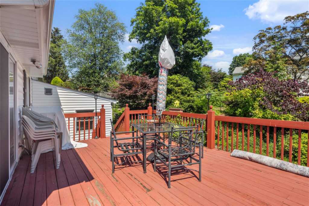8 Valley View Terrace, Suffern, NY 10901 - Photo 25 of 33