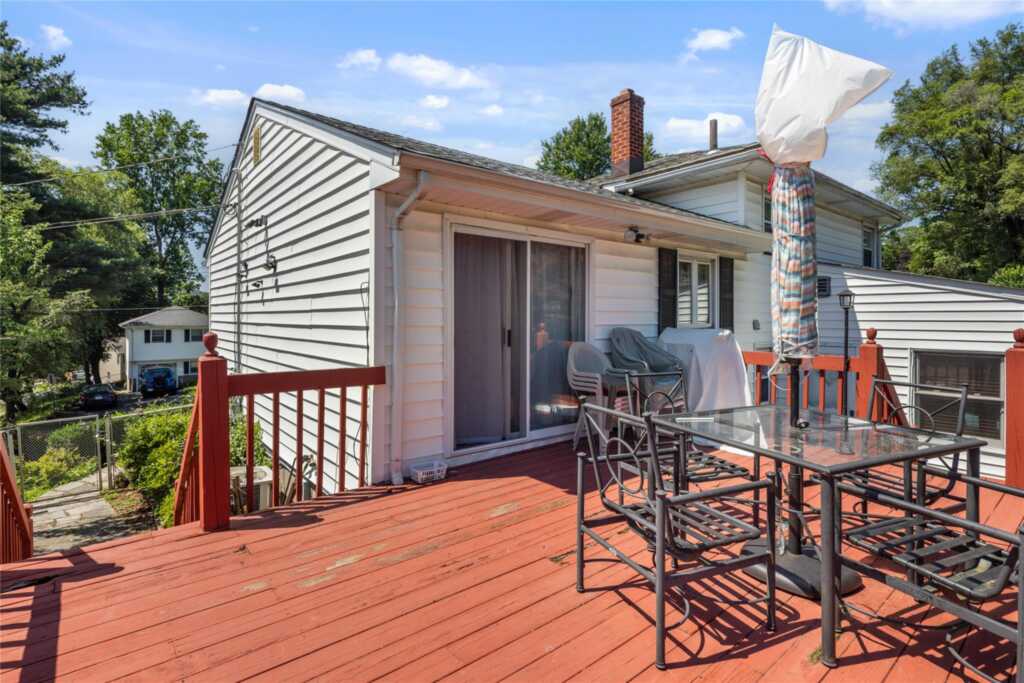 8 Valley View Terrace, Suffern, NY 10901 - Photo 26 of 33