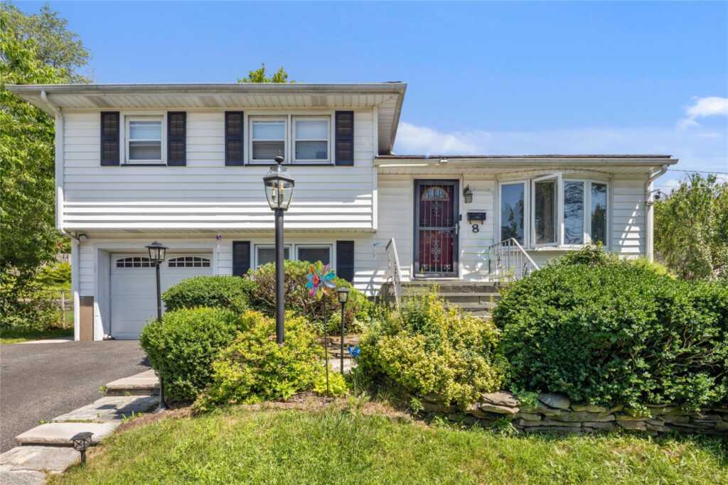 8 Valley View Terrace, Suffern, NY 10901 - Photo 4 of 33