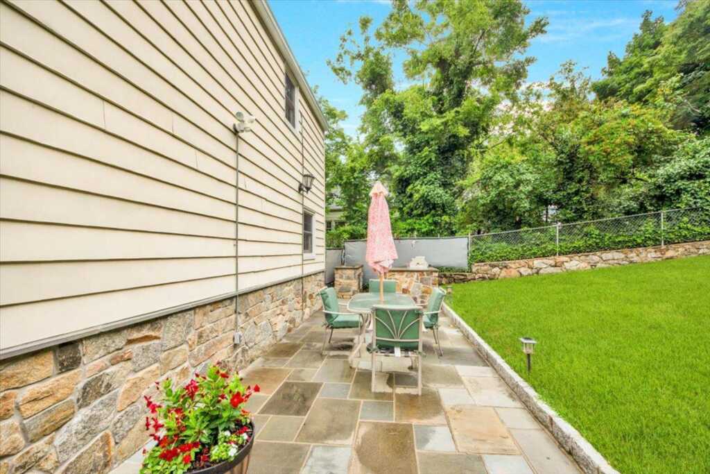 2356 Palmer Avenue, New Rochelle, NY 10801 - Photo 21 of 28