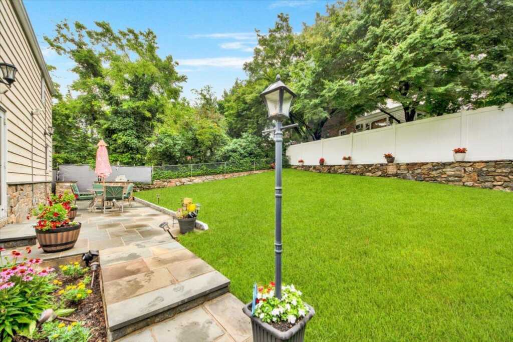 2356 Palmer Avenue, New Rochelle, NY 10801 - Photo 22 of 28