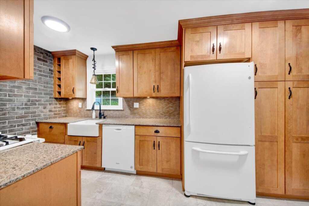 2356 Palmer Avenue, New Rochelle, NY 10801 - Photo 4 of 28