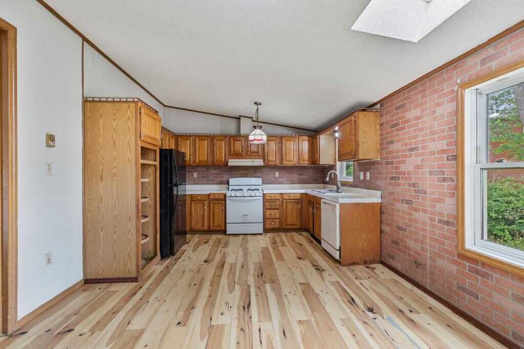 14 Cooper Dr, Nanuet, NY 10954 - Photo 10 of 33