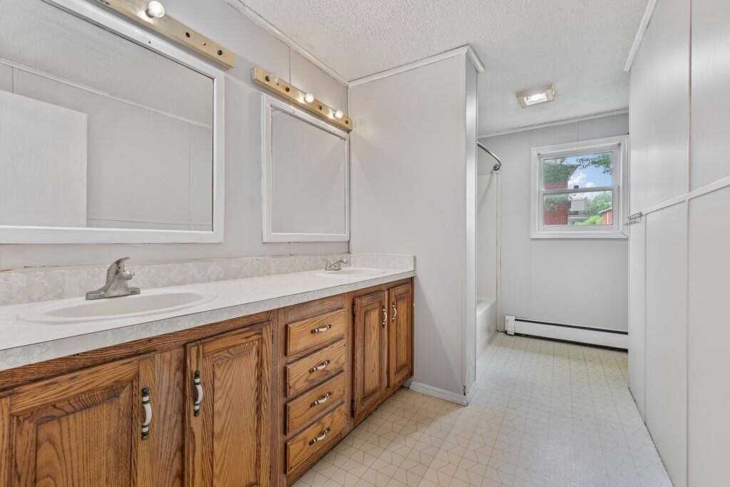 14 Cooper Dr, Nanuet, NY 10954 - Photo 17 of 33