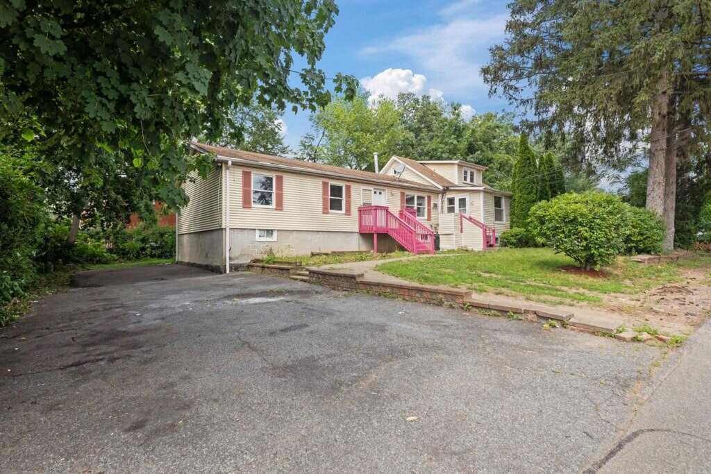 14 Cooper Dr, Nanuet, NY 10954 - Photo 2 of 33