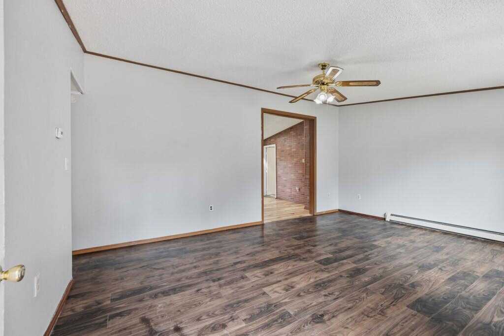 14 Cooper Dr, Nanuet, NY 10954 - Photo 4 of 33