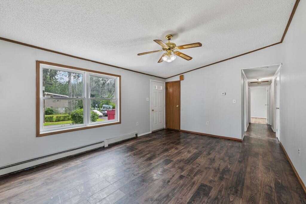 14 Cooper Dr, Nanuet, NY 10954 - Photo 6 of 33