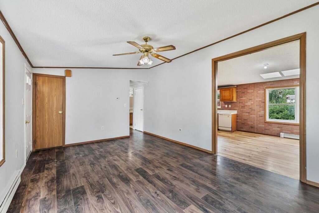 14 Cooper Dr, Nanuet, NY 10954 - Photo 7 of 33
