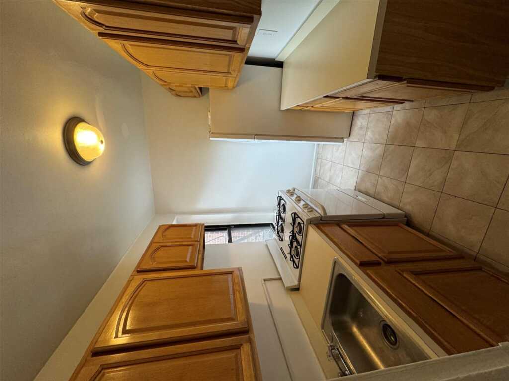 59 Old Mamaroneck Road, Unit #4F, White Plains, NY 10605 - Photo 5 of 10