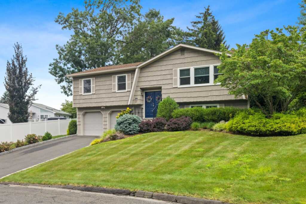 27 Stubbe Drive, Stony Point, NY 10980 - Photo 3 of 36