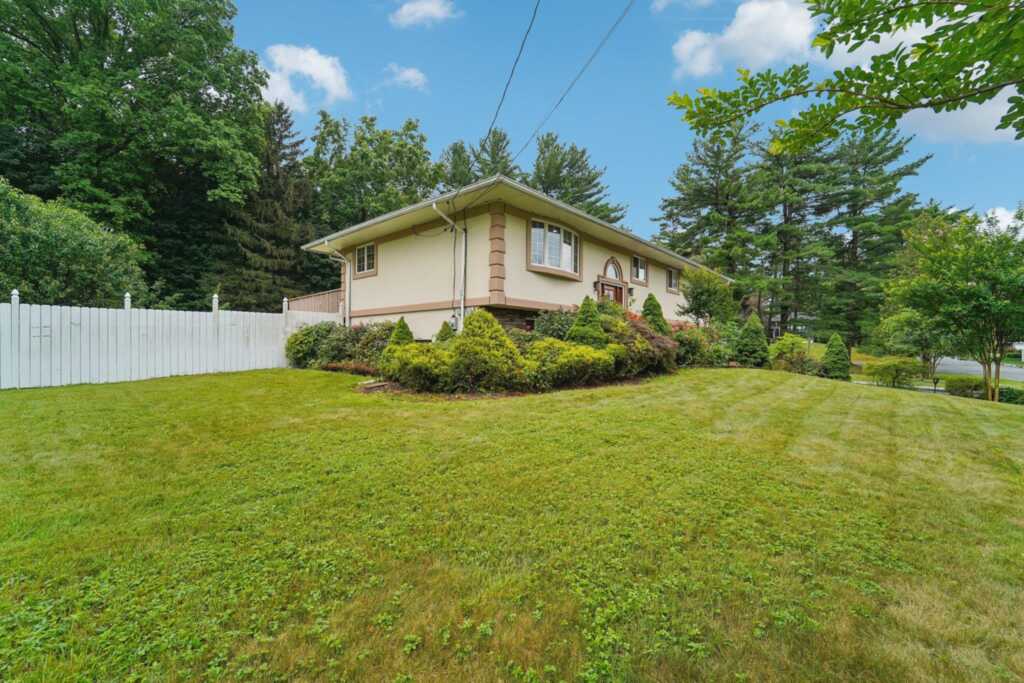 30 Birchwood Terrace, Nanuet, NY 10954 - Photo 44 of 48