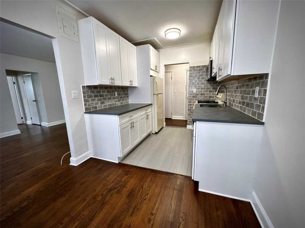 3 Greenridge Avenue, Unit #7B, White Plains, NY 10605 - Photo 3 of 13