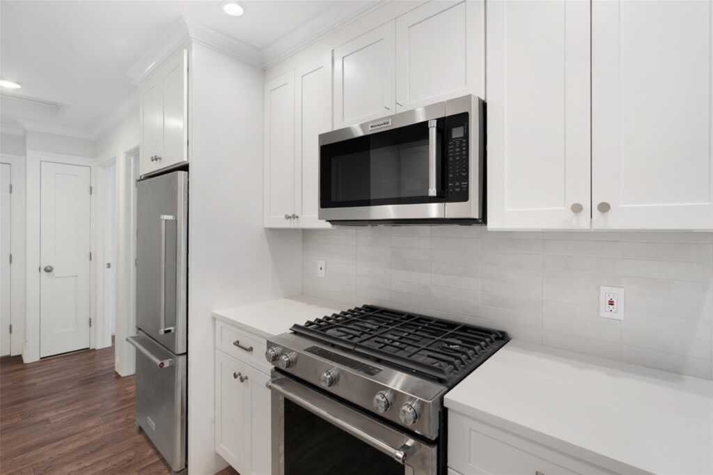 11 Orchard Avenue, Unit #4, Rye, NY 10580 - Photo 4 of 8