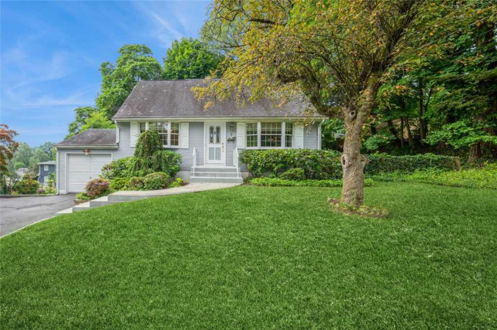 5 Hillaire Place, Nanuet, NY 10954