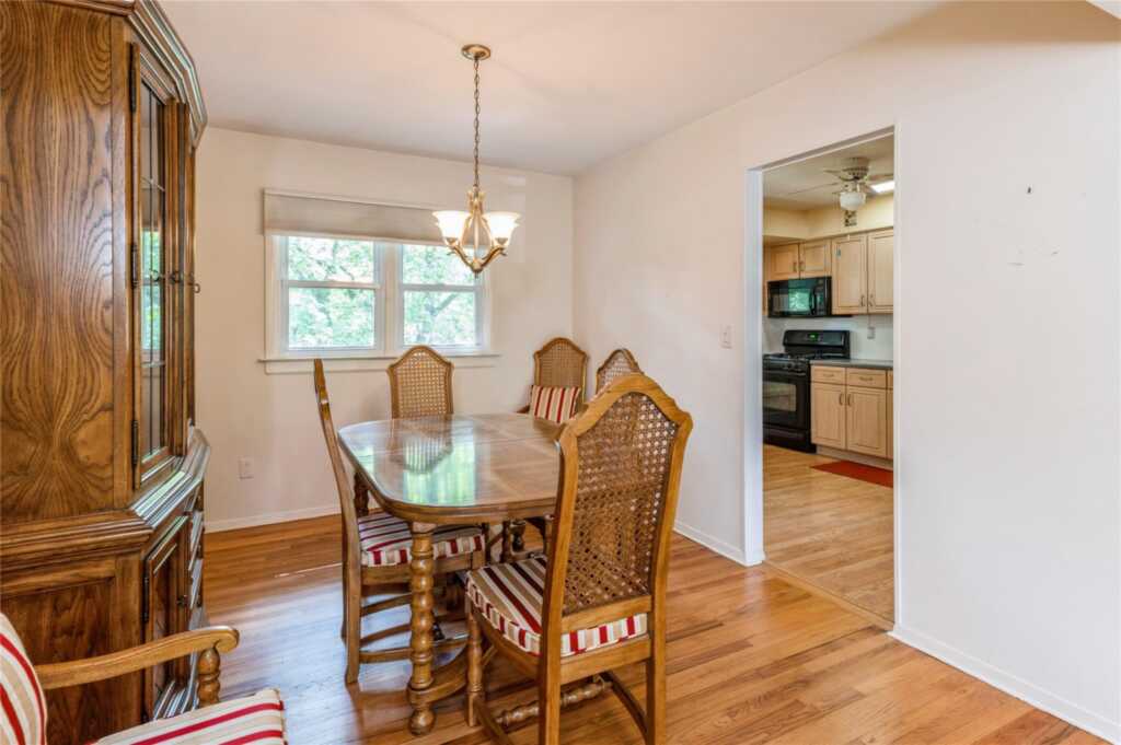 4 Roland Court, Nanuet, NY 10954 - Photo 6 of 28