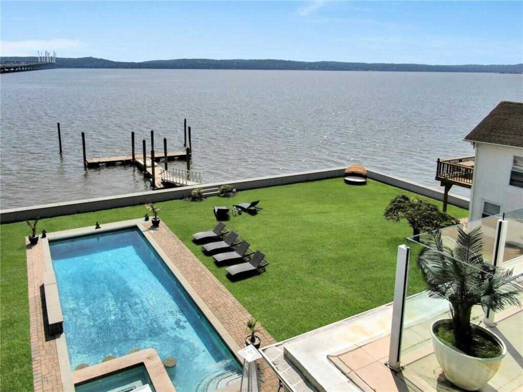 74 River Road, Nyack, NY 10960 - Photo 3 of 36