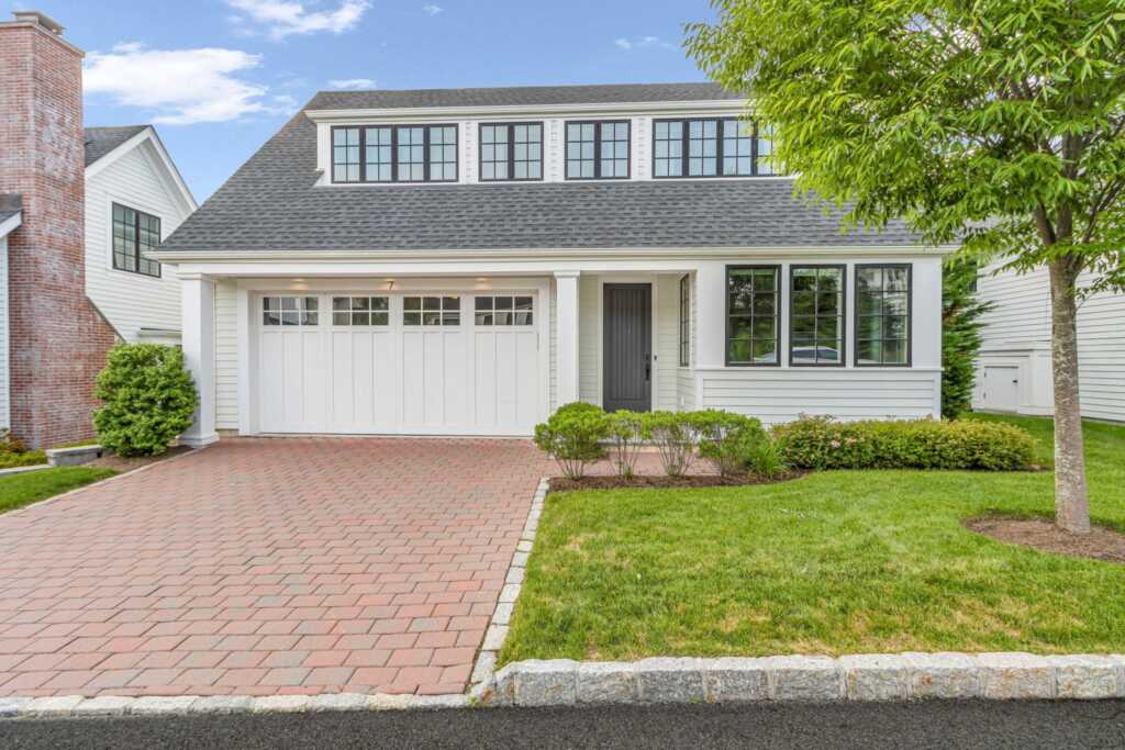 7 Honeysuckle Lane, Rye, NY 10573