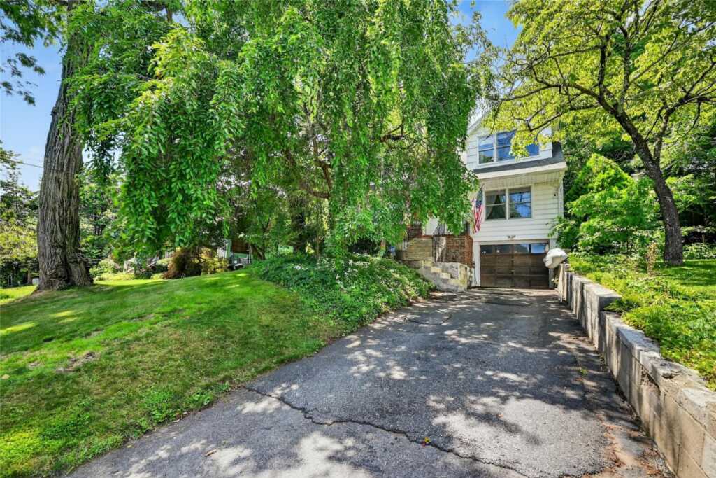 13 Lindbergh Lane, New City, NY 10956 - Photo 4 of 35