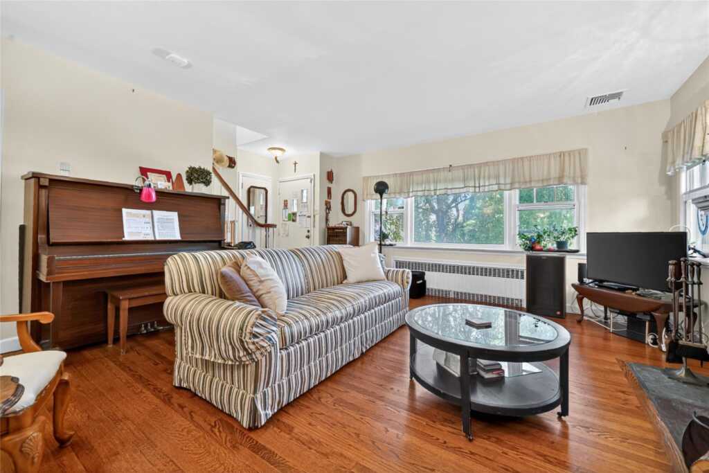 13 Lindbergh Lane, New City, NY 10956 - Photo 9 of 35