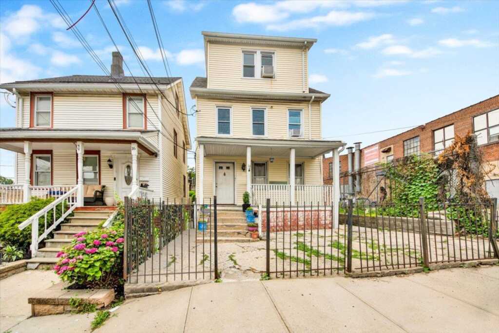 14 Bartels Place, New Rochelle, NY 10801