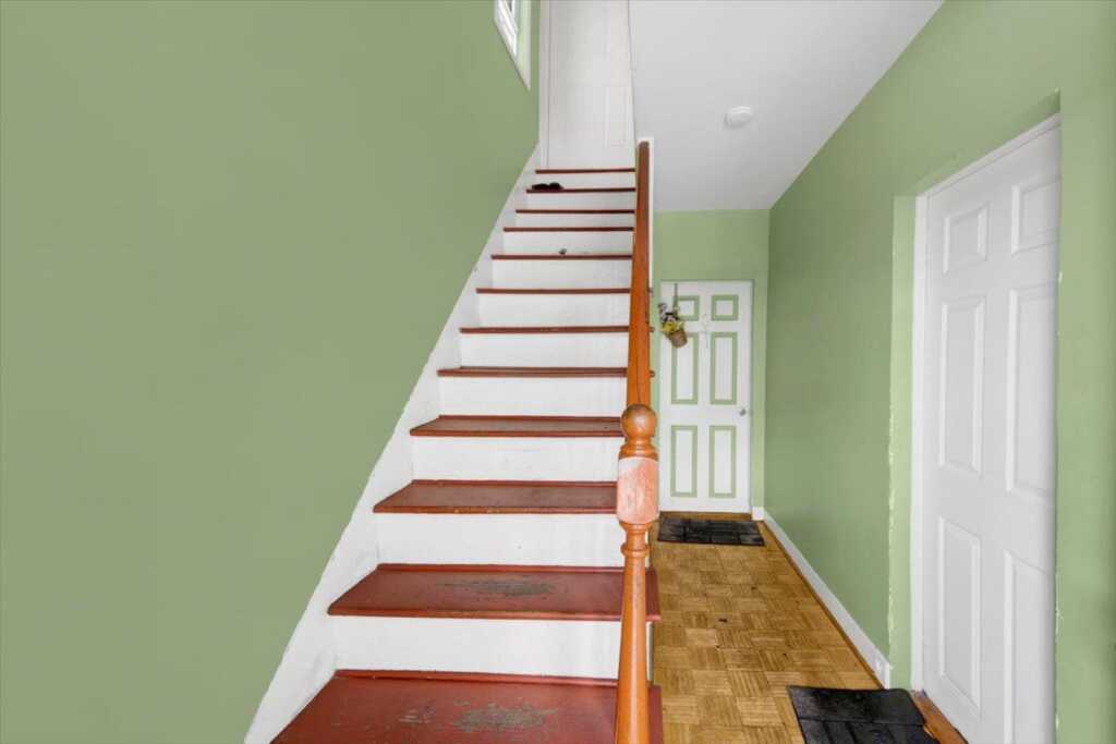 14 Bartels Place, New Rochelle, NY 10801 - Photo 2 of 21