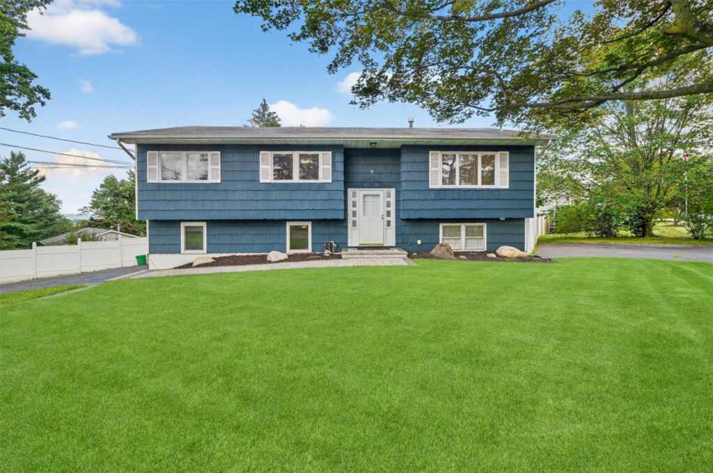 76 Amundsen Lane, New City, NY 10956