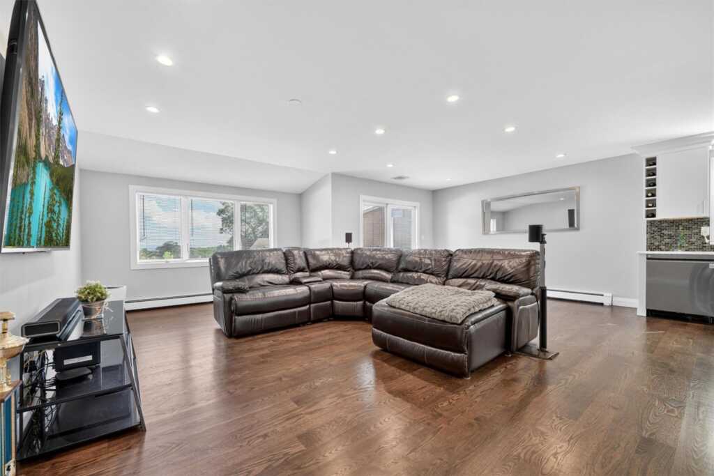 76 Amundsen Lane, New City, NY 10956 - Photo 9 of 45