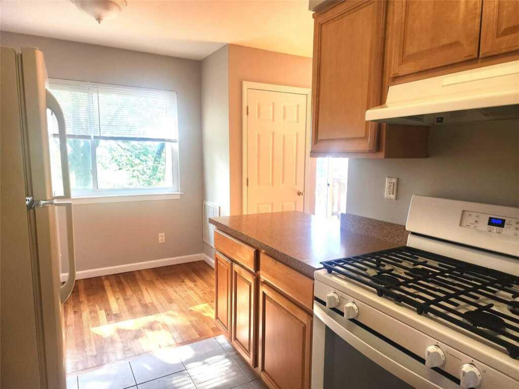 18 Pavilion Ridge Way, Unit #17, Suffern, NY 10901 - Photo 3 of 6