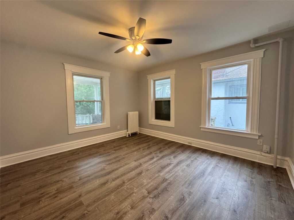 18 Edgewood Street, White Plains, NY 10605 - Photo 13 of 46